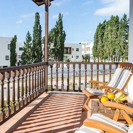 Papaya Pafos
